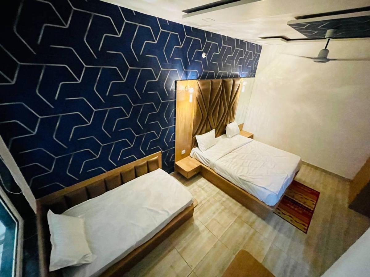Hotel B P Emerald Mathura Eksteriør billede