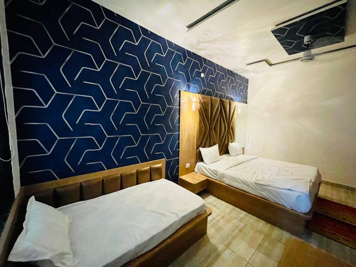 Hotel B P Emerald Mathura Eksteriør billede